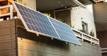 Berlin erweitert Förderprogramm für Solarkraft auf Eigentümer und (Foto: AdobeStock - Robert Poorten 565848580)